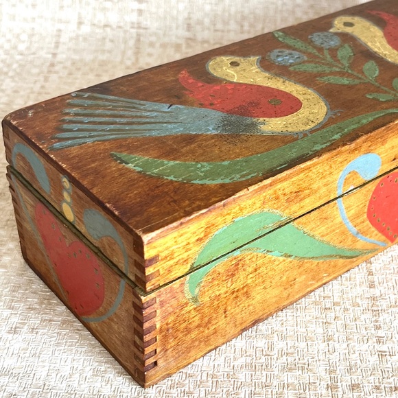 Antique Folk Art Box Vintage Wood Box Hand Painted Penn Dutch Bird Flower Heart - Picture 7 of 8